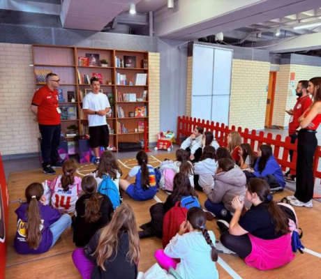 Σημαντική συνάντηση με τον Παραολυμπιονίκη Νίκο Παπαγγελή για τις νεαρές αθλήτριες του Αρκαδικού