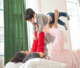 ΣτΕ: Τα ομόφυλα ζευγάρια μπορούν να υιοθετούν παιδιά – Συνταγματικός ο γάμος μεταξύ προσώπων του ιδίου φύλου