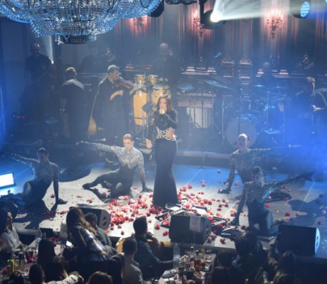 Η Ιουλία Καλλιμάνη απογείωσε το κέφι στον χορό της Ένωσης Αστυνομικών Υπαλλήλων Αρκαδίας (εικόνες - βίντεο)