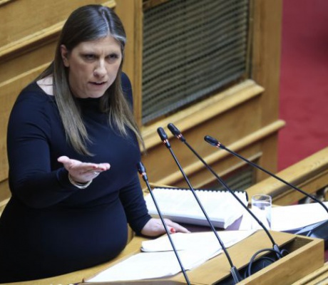 Ζωή Κωνσταντοπούλου στη Βουλή: "Ο κόσμος συζητάει για το πώς θα φύγετε, κύριε Μητσοτάκη"