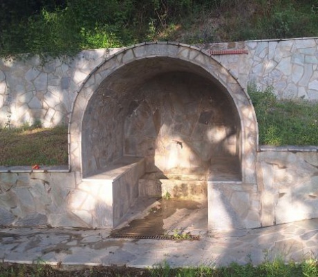 "Βανδαλισμός στη βρύση του Αληγιάννη Μαλλωτών - Φόβοι για τη δημόσια υγεία"