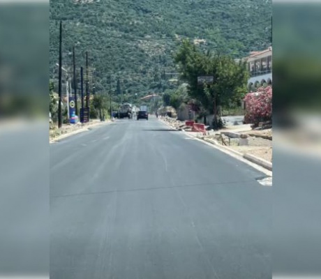 Τυρός | Ασφαλτόστρωση στην κεντρική οδό – «Ο δρόμος παίρνει επιτέλους μορφή» (vd)