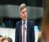 ΣΥΡΙΖΑ - Φάμελλος | Διέγραψε τον Φαραντούρη - Του ζητά να παραδώσει την έδρα