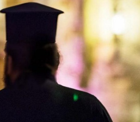 Ανακοίνωση Ενορίας Κανδύλας | Πρόσωπο εμφανίζεται στην περιοχή ως ιερέας, τα στοιχεία του δεν έχουν επιβεβαιωθεί από τη Μητρόπολη Μαντινείας και Κυνουρίας