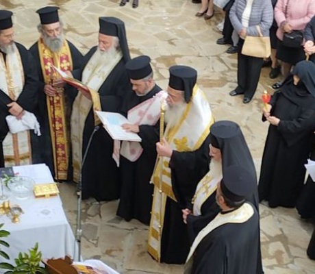 Πανηγυρίζει το παρεκκλήσι του Αγίου Γρηγορίου του Ε’ στην Ι. Μονή Επάνω Χρέπας