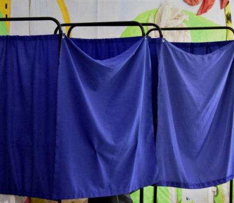 Δημοτικές - περιφερειακές εκλογές 2028: "Παραβάν με τάμπλετ αντί για ψηφοδέλτιο"!