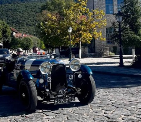 Μοναδικά ιστορικά αυτοκίνητα από όλο τον κόσμο στο Ελληνικό Γορτυνίας! (vd)