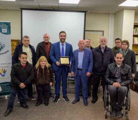 Ο Σύλλογος ΑμεΑ Αρκαδίας απένειμε τιμητική πλακέτα στον Γιώργο Βέρρο (εικόνες)