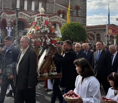 Η Μεγαλόπολη έβαλε τα γιορτινά της για τον Άγιο Νικόλαο (vd)