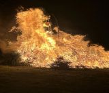 Λεβίδι | Πλήθος κόσμου για το κάψιμο του Ιούδα (εικόνες)