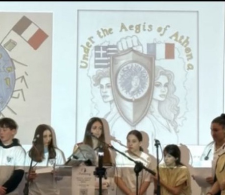 eTwinning | Μαθητές του Collège William Henri Classen της Γαλλίας επισκέφθηκαν Άστρος, Άγιο Ανδρέα και Τυρό (εικόνες)