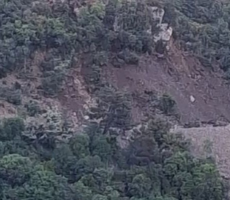 Κλειστός ο δρόμος ξανά στα Λαγκάδια - Έγινε νέα κατολίσθηση (vd)