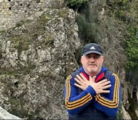 Ανεπιθύμητος στην Ελλάδα Αλβανός δημοσιογράφος - Η προκλητική ανάρτηση για την Κόνιτσα