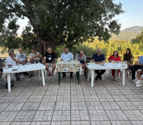 Μονοπώλησε η υδροδότηση του Φωκιανού σε συνάντηση στην Κοινότητα Πηγαδίου (εικόνες)