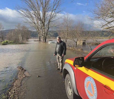 Κούρος και Οικονομόπουλος σε περιοχές που επλήγησαν από την κακοκαιρία | Προσοχή στους οδηγούς που κινούνται στο δρόμο προς τη λίμνη Τάκα
