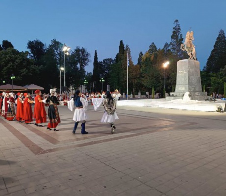 Ο Χορευτικός Όμιλος Τρίπολης στην εκδήλωση για τα αποκαλυπτήρια του συντηρημένου ανδριάντα του Θεόδωρου Κολοκοτρώνη