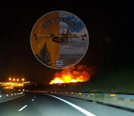Πυρκαγιά μέσα στη νύχτα στην εθνική οδό "Τρίπολης - Καλαμάτας"