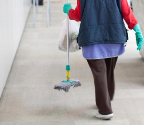 ΠOEΔHN: Προς ανανέωση των συμβάσεων ορισμένου χρόνου στα νοσοκομεία σε καθαριότητα, φύλαξη, εστίαση