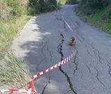 Γορτυνία | Καθίζηση στο δρόμο από Μαυράδες προς Αετορράχη (εικόνες)