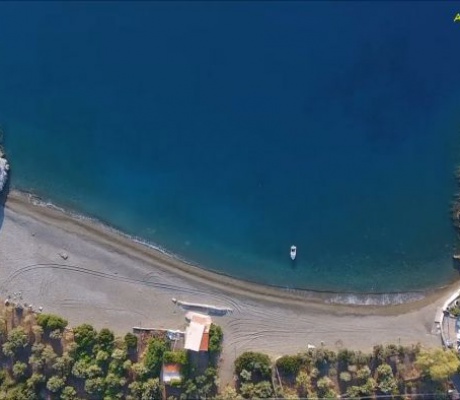 Έχετε δει από ψηλά την παραλία "Θιόπαυστο" (ή "Θιόπαυτο") στην Κυνουρία; (vd)