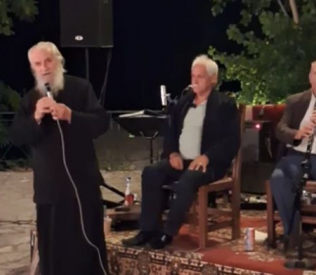 Το τραγούδι του π. Χρίστου Κυριακόπουλου στο πανηγύρι της Ζάτουνας (vd)
