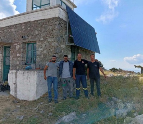 Φωτοβολταϊκά στα πυροφυλάκια του Κοσμά και του Αγίου Βασιλείου Κυνουρίας - Ευχαριστίες της Πυροσβεστικής στην εταιρεία "Καυκάς"