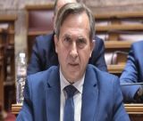Η "Νίκη" διέγραψε τον βουλευτή Νίκο Βρεττό - Άμεση αντίδραση: "Το κόμμα παραδόθηκε σε άνομα, σκοτεινά και επιχειρηματικά συμφέροντα"